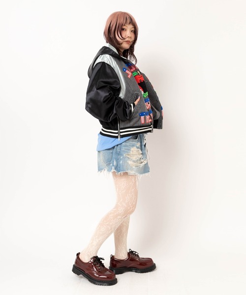 RNA(アールエヌエー)の「J2186 デニムコンビサテンスタジャン(スタジャン・レディース・ブラック/ブルー・MEDIUM)」の13枚目の写真