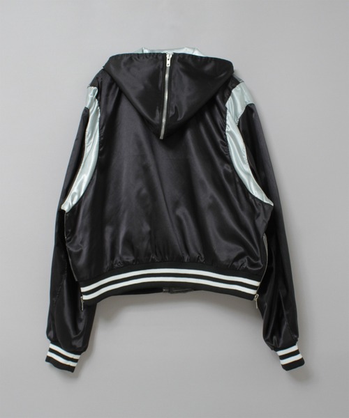 RNA(アールエヌエー)の「J2186 デニムコンビサテンスタジャン(スタジャン・レディース・ブラック/ブルー・MEDIUM)」の10枚目の写真