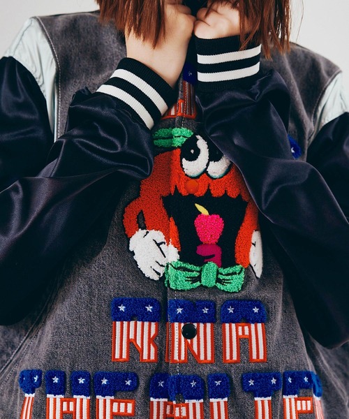 RNA(アールエヌエー)の「J2186 デニムコンビサテンスタジャン(スタジャン・レディース・ブラック/ブルー・MEDIUM)」の20枚目の写真