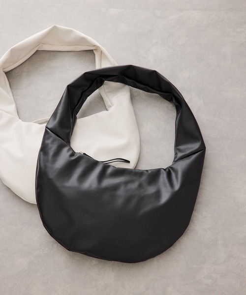 ADAM ET ROPE'（アダムエロペ）の「ボディショルダーバッグ（ショルダーバッグ・レディース・ホワイト/ブラック・FREE）」の3枚目の写真