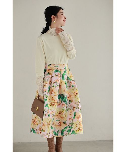 cawaii(カワイイ)の「ベロア×レース 寒さも抜け感も我慢しない インナー(Tシャツ/カットソー・レディース・アイボリー/ブラック・S~M/L~LL)」の4枚目の写真