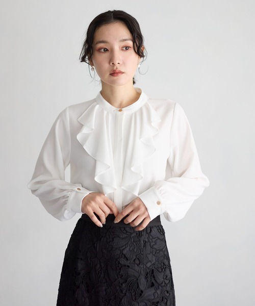 Andemiu（アンデミュウ）の「フロントフリルリボンブラウス644028（シャツ/ブラウス・レディース・ネイビー/オフホワイト/ブルー・FREE）」の8枚目の写真