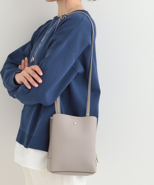 SHOO・LA・RUE（シューラルー）の「【軽量】ふわっと軽い3層ショルダー（ショルダーバッグ・レディース・ブラック/シルバー/ダークグレー/グレー系その他5/ベージュ系その他7/ピンク系・00）」の3枚目の写真