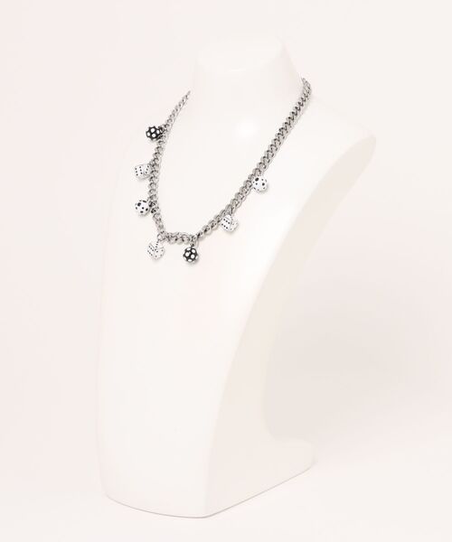 MARC JACOBS(マークジェイコブス)の「DICE CHARM NECKLACE/デリック・アダムス X マーク ジェイコブス ダイス チャーム ネックレス(ネックレス・レディース・シルバー系・ONE SIZE)」の4枚目の写真
