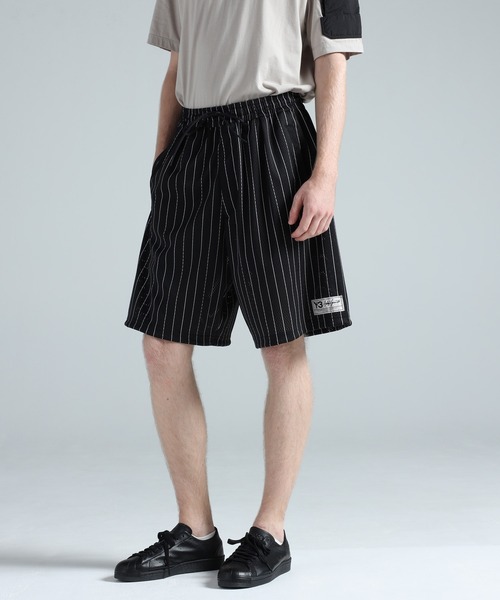 Y-3(ワイスリー)の「Y-3 MESH PINSTRIPE SHORTS(その他パンツ・メンズ・ブラック・X-LARGE/LARGE/MEDIUM/SMALL/X-SMALL/XX-SMALL)」の2枚目の写真