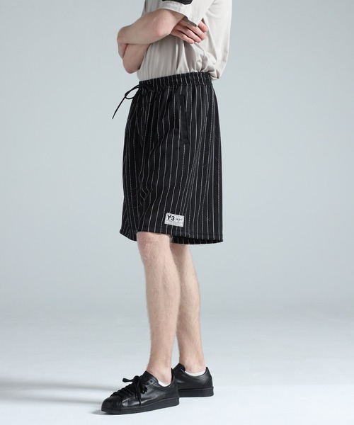 Y-3(ワイスリー)の「Y-3 MESH PINSTRIPE SHORTS(その他パンツ・メンズ・ブラック・X-LARGE/LARGE/MEDIUM/SMALL/X-SMALL/XX-SMALL)」の3枚目の写真