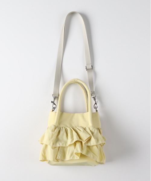 Right-on(ライトオン)の「【HONEYSUCKLE ROSE】フリルミニショルダー (愛らしさ / 存在感 / 機能性)(ショルダーバッグ・レディース・ブラック/キナリ・ONE SIZE)」の3枚目の写真