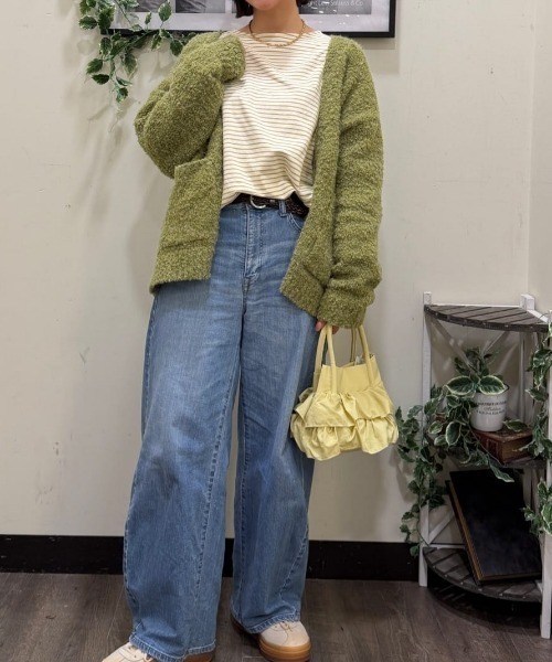 Right-on(ライトオン)の「【HONEYSUCKLE ROSE】フリルミニショルダー (愛らしさ / 存在感 / 機能性)(ショルダーバッグ・レディース・ブラック/キナリ・ONE SIZE)」の11枚目の写真