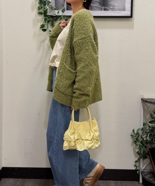 Right-on(ライトオン)の「【HONEYSUCKLE ROSE】フリルミニショルダー (愛らしさ / 存在感 / 機能性)(ショルダーバッグ・レディース・ブラック/キナリ・ONE SIZE)」の12枚目の写真