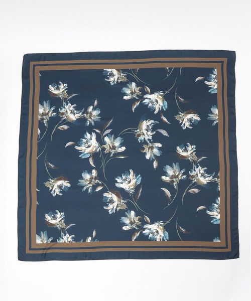 Andemiu（アンデミュウ）の「アートフラワースカーフ642795（バンダナ/スカーフ・レディース・アイボリー/ネイビー・FREE）」の5枚目の写真