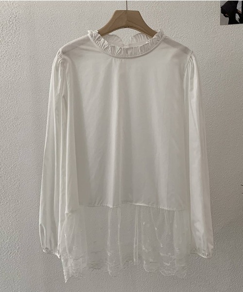 maison de LATIR(メゾンドラティール)の「軽やかさと上品さをまとえるフリルネックブラウス(シャツ/ブラウス・レディース・ホワイト・FREE)」の6枚目の写真
