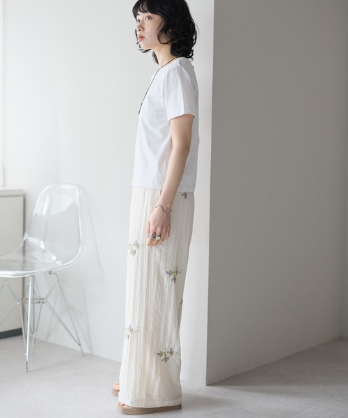 SOTT(ソット)の「花刺繍パンツ(その他パンツ・レディース・オフホワイト/ブラック・FREE)」の6枚目の写真