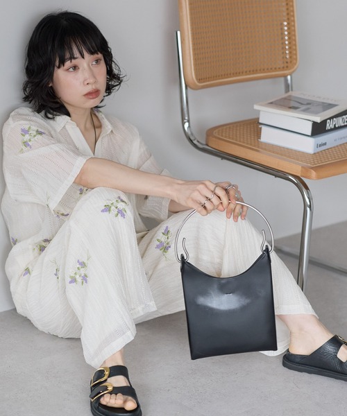 SOTT(ソット)の「花刺繍パンツ(その他パンツ・レディース・オフホワイト/ブラック・FREE)」の4枚目の写真