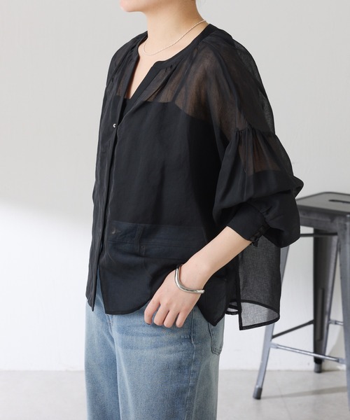 S COLLAGE（エスコラージュ）の「スキッパーシアーシャツ/WEB限定（シャツ/ブラウス・レディース・ブラック/オフホワイト/ブルー/ブラウン・FREE）」の14枚目の写真