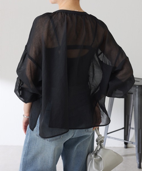 S COLLAGE（エスコラージュ）の「スキッパーシアーシャツ/WEB限定（シャツ/ブラウス・レディース・ブラック/オフホワイト/ブルー/ブラウン・FREE）」の5枚目の写真