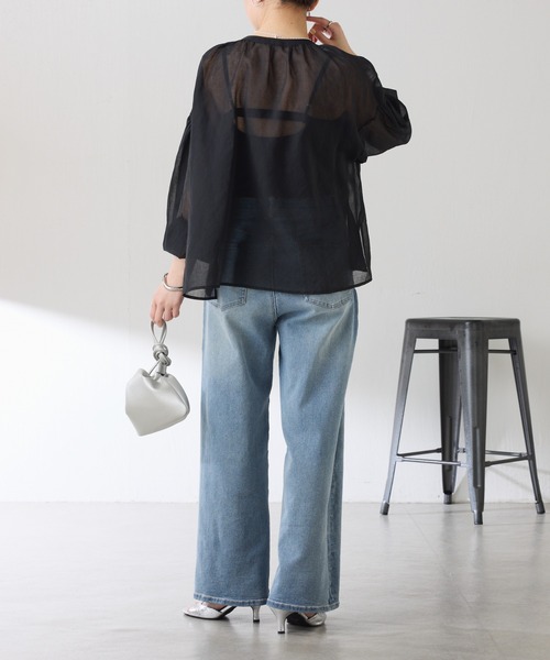 S COLLAGE（エスコラージュ）の「スキッパーシアーシャツ/WEB限定（シャツ/ブラウス・レディース・ブラック/オフホワイト/ブルー/ブラウン・FREE）」の8枚目の写真