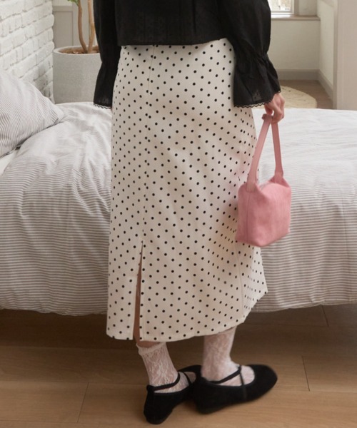 Birthday room(バースデイルーム)の「ドットIラインロングスカート/dot I-line long skirt(スカート・レディース・ブラック/ホワイト・FREE)」の8枚目の写真