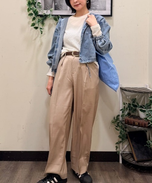 Right-on(ライトオン)の「HONEYSUCKLE ROSE(ハニーサックルローズ)【レディース】タックワイドパンツ(その他パンツ・レディース・ダークグレー/ライトベージュ・M/L/S)」の5枚目の写真