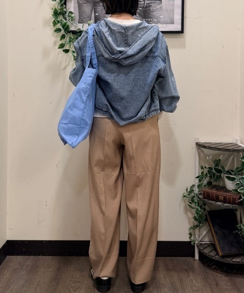 Right-on(ライトオン)の「HONEYSUCKLE ROSE(ハニーサックルローズ)【レディース】タックワイドパンツ(その他パンツ・レディース・ダークグレー/ライトベージュ・M/L/S)」の6枚目の写真