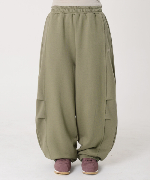 PIECEMAKER(ピースメーカー)の「ローカットカーブヘビースウェットパンツ(オリーブ)(その他パンツ・レディース・その他・SMALL/MEDIUM/LARGE)」の4枚目の写真