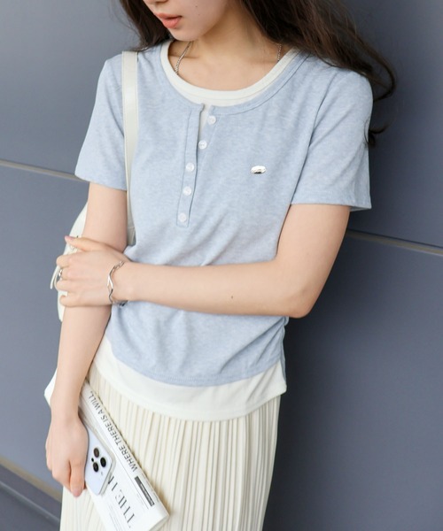 SpRay(スプレイ)の「配色ヘンリーフェイクレイヤードトップス(Tシャツ/カットソー・レディース・ブラック/グレー/サックスブルー/ピンク/イエロー/アイボリー・FREE)」の5枚目の写真