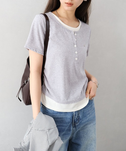 SpRay(スプレイ)の「配色ヘンリーフェイクレイヤードトップス(Tシャツ/カットソー・レディース・ブラック/グレー/サックスブルー/ピンク/イエロー/アイボリー・FREE)」の13枚目の写真