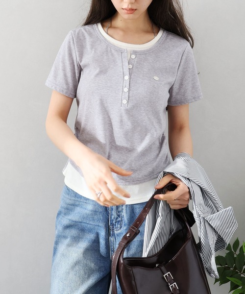 SpRay(スプレイ)の「配色ヘンリーフェイクレイヤードトップス(Tシャツ/カットソー・レディース・ブラック/グレー/サックスブルー/ピンク/イエロー/アイボリー・FREE)」の15枚目の写真