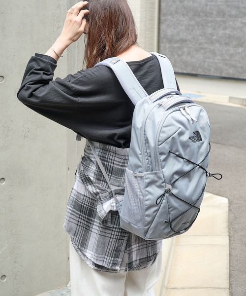 THE NORTH FACE(ザノースフェイス)の「【THE NORTH FACE】JESTER(バックパック/リュック・メンズ・グレー/ブラック・FREE)」の2枚目の写真