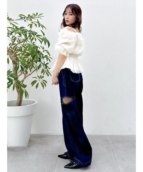 dazzlin(ダズリン)の「シアーペプラムボリュームオフショルトップス(シャツ/ブラウス・レディース・アイボリー/その他1/ブルー/ピンク/ライム・FREE)」の13枚目の写真