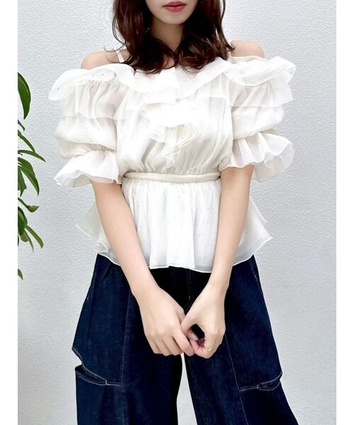 dazzlin(ダズリン)の「シアーペプラムボリュームオフショルトップス(シャツ/ブラウス・レディース・アイボリー/その他1/ブルー/ピンク/ライム・FREE)」の17枚目の写真
