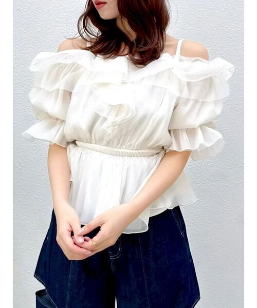 dazzlin(ダズリン)の「シアーペプラムボリュームオフショルトップス(シャツ/ブラウス・レディース・アイボリー/その他1/ブルー/ピンク/ライム・FREE)」の18枚目の写真