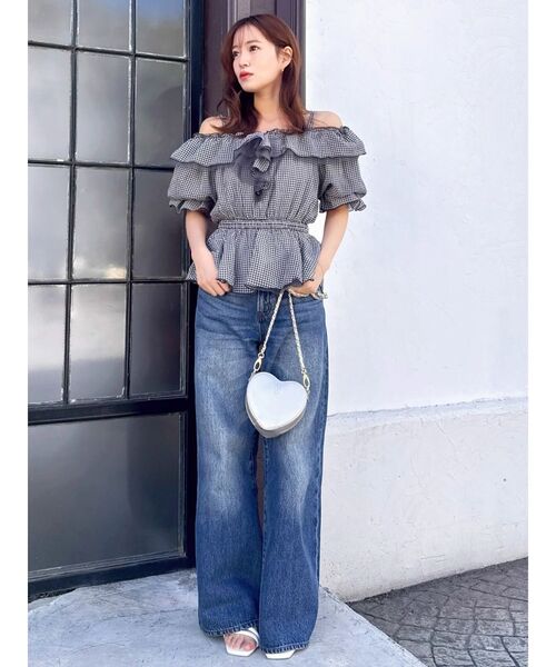 dazzlin（ダズリン）の「シアーペプラムボリュームオフショルトップス（シャツ/ブラウス・レディース・アイボリー/その他1/ブルー/ピンク/ライム・FREE）」の22枚目の写真