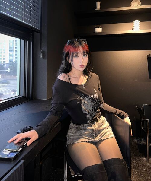 DEFYCLUBROBBERS(ディファイクラブロバース)の「センシュアルフランボヤンス フェミニンボートネックロングスリーブ (ブラック)(Tシャツ/カットソー・レディース・その他・OS)」の6枚目の写真