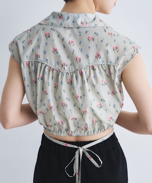 CODE A（コードエー）の「flower Vneck pullover（シャツ/ブラウス・レディース・ブラック系/グレー系・00）」の4枚目の写真