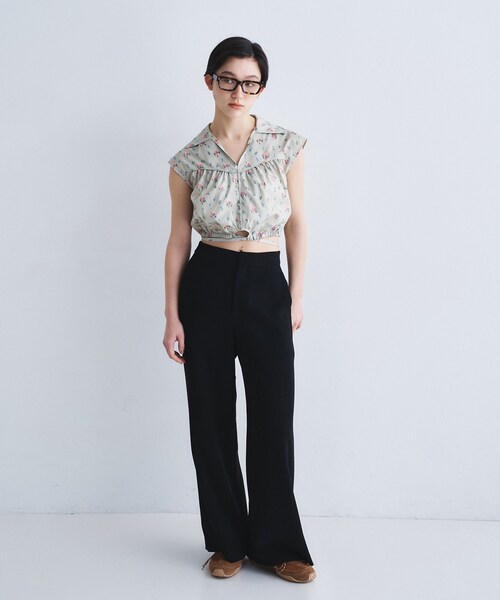 CODE A（コードエー）の「flower Vneck pullover（シャツ/ブラウス・レディース・ブラック系/グレー系・00）」の6枚目の写真