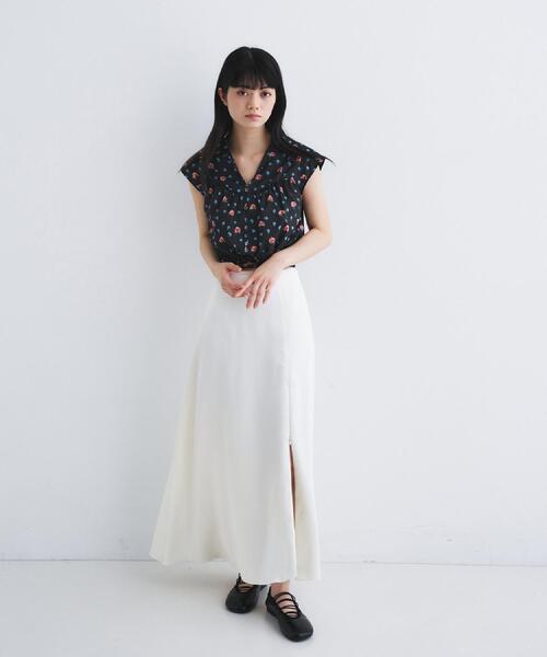 CODE A（コードエー）の「flower Vneck pullover（シャツ/ブラウス・レディース・ブラック系/グレー系・00）」の12枚目の写真