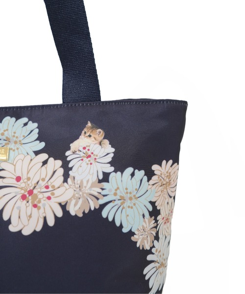 PAUL & JOE ACCESSOIRES（ポールアンドジョーアクセソワ）の「【PAUL & JOE ACCESSOIRES /ポール アンド ジョー アクセソワ 】 CHRYSANTHEME ＆ NOUNETTE PRINT トートバッグ（トートバッグ・レディース・ミント/ネイビー/ピンク・FREE）」の15枚目の写真