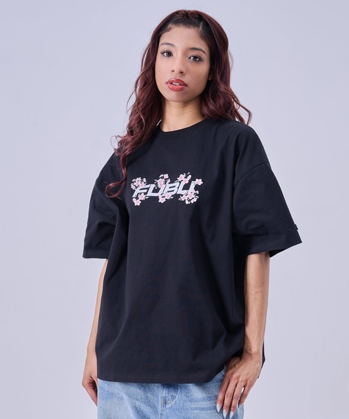 FUBU( フブ)の「FUBU フブ ブランド Souvenir TShirts/スーベニアTシャツ(Tシャツ/カットソー・メンズ・ホワイト/ブラック・M/XXL/XL/L)」の2枚目の写真