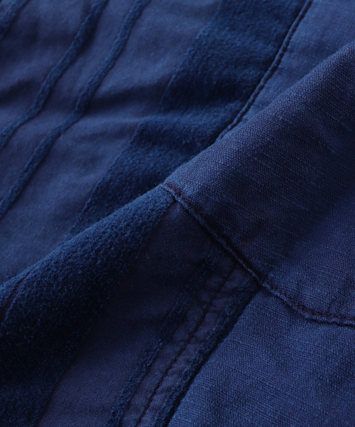 EDIFICE（エディフィス）の「tatamass(タタマス) シェニール インディゴ シャツ（シャツ/ブラウス・メンズ・ホワイト/ブルー・MEDIUM/LARGE）」の3枚目の写真