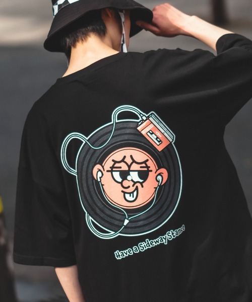 En serio TOKYO(エンソリオトーキョー)の「【SIDEWAYSTANCE】半袖レコードプリントTシャツ SIDE23-130(Tシャツ/カットソー・メンズ・ブラック/カーキ/ホワイト・SMALL/MEDIUM/LARGE/X-LARGE)」の2枚目の写真