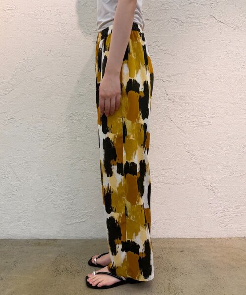 LOUNGEDRESS(ラウンジドレス)の「《ウエストゴム》ペイントイージーパンツ 夏服(その他パンツ・レディース・グレー/イエロー/ブラウン・FREE)」の9枚目の写真