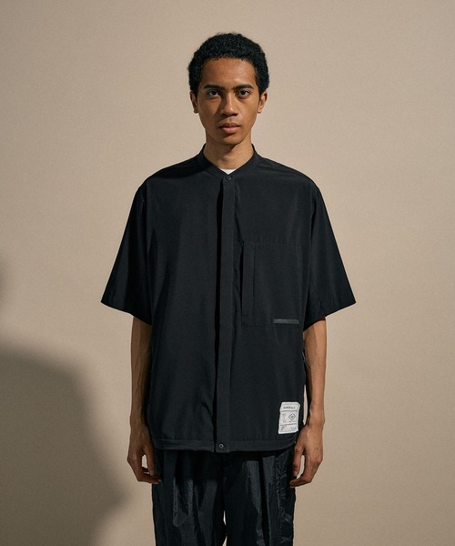 NUMERALS（ヌメラルズ）の「[NUMERALS]BAND COLLAR SHORT-SLEEVED SHIRT（シャツ/ブラウス・メンズ・ブルー/ブラック/カーキ・MEDIUM/LARGE）」の22枚目の写真