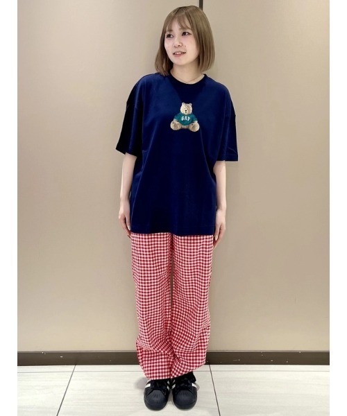 GAP(ギャップ)の「オーバーサイズ ブラナンベア GAPロゴTシャツ(Tシャツ/カットソー・レディース・グレー/ネイビー・XXS/XL/L/M/S/XS)」の5枚目の写真