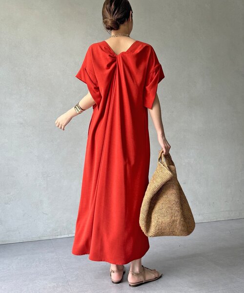 DouDou（ドゥドゥ）の「【WEB限定】接触冷感バックツイストワンピース（ワンピース・レディース・チャコールグレー/ブラック/オレンジ・FREE）」の3枚目の写真