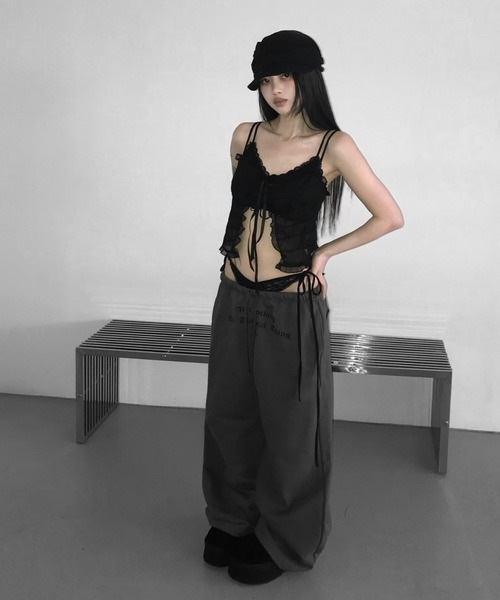 THEAIRTOWN(ジエアタウン)の「sagging lace wide pt(スウェットパンツ・レディース・ホワイト/ダークグレー/ブラック・FREE)」の18枚目の写真