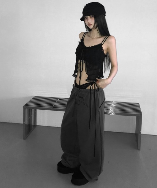 THEAIRTOWN(ジエアタウン)の「sagging lace wide pt(スウェットパンツ・レディース・ホワイト/ダークグレー/ブラック・FREE)」の19枚目の写真