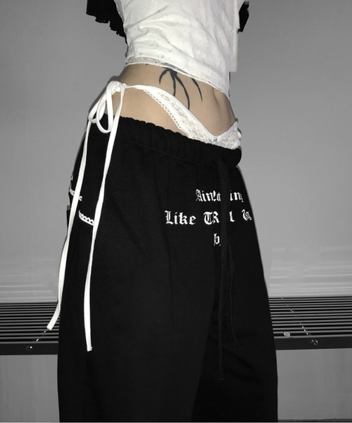 THEAIRTOWN(ジエアタウン)の「sagging lace wide pt(スウェットパンツ・レディース・ホワイト/ダークグレー/ブラック・FREE)」の16枚目の写真