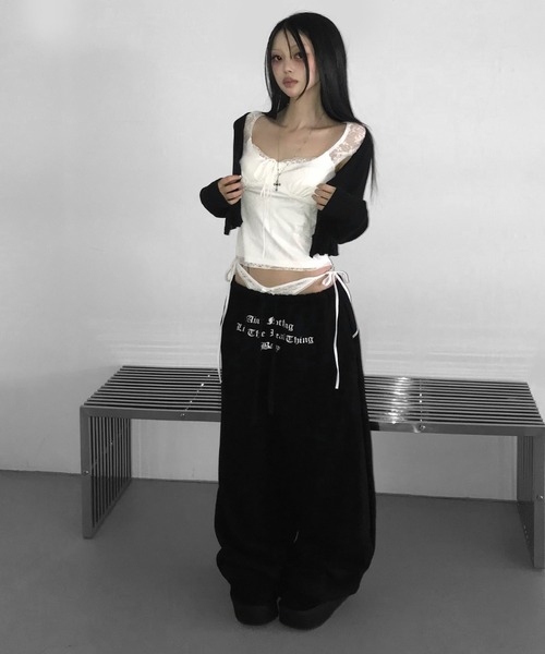THEAIRTOWN(ジエアタウン)の「sagging lace wide pt(スウェットパンツ・レディース・ホワイト/ダークグレー/ブラック・FREE)」の11枚目の写真