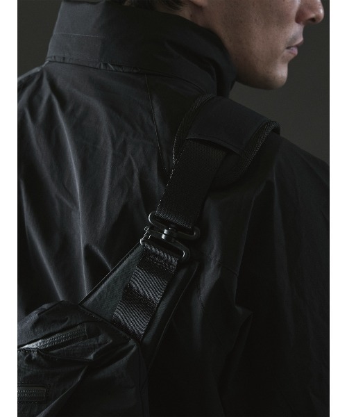 WEXLEY(ウェクスレイ)の「DOUGLAS / 15L Shoulder bag Crinkle Nylon(ショルダーバッグ・メンズ・ブラック・ONE SIZE)」の21枚目の写真