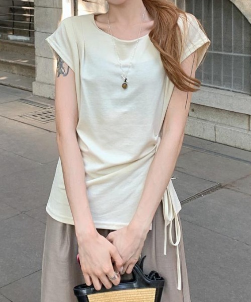 Teem Store(チームストア)の「ドロストデザイン フィットTシャツ(Tシャツ/カットソー・レディース・イエロー/アイボリー・F)」の11枚目の写真